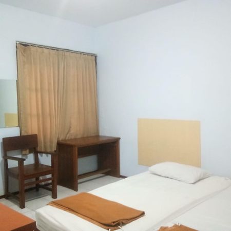 Oyo 2240 Simpang Tujuh Residence Kudus Exterior foto