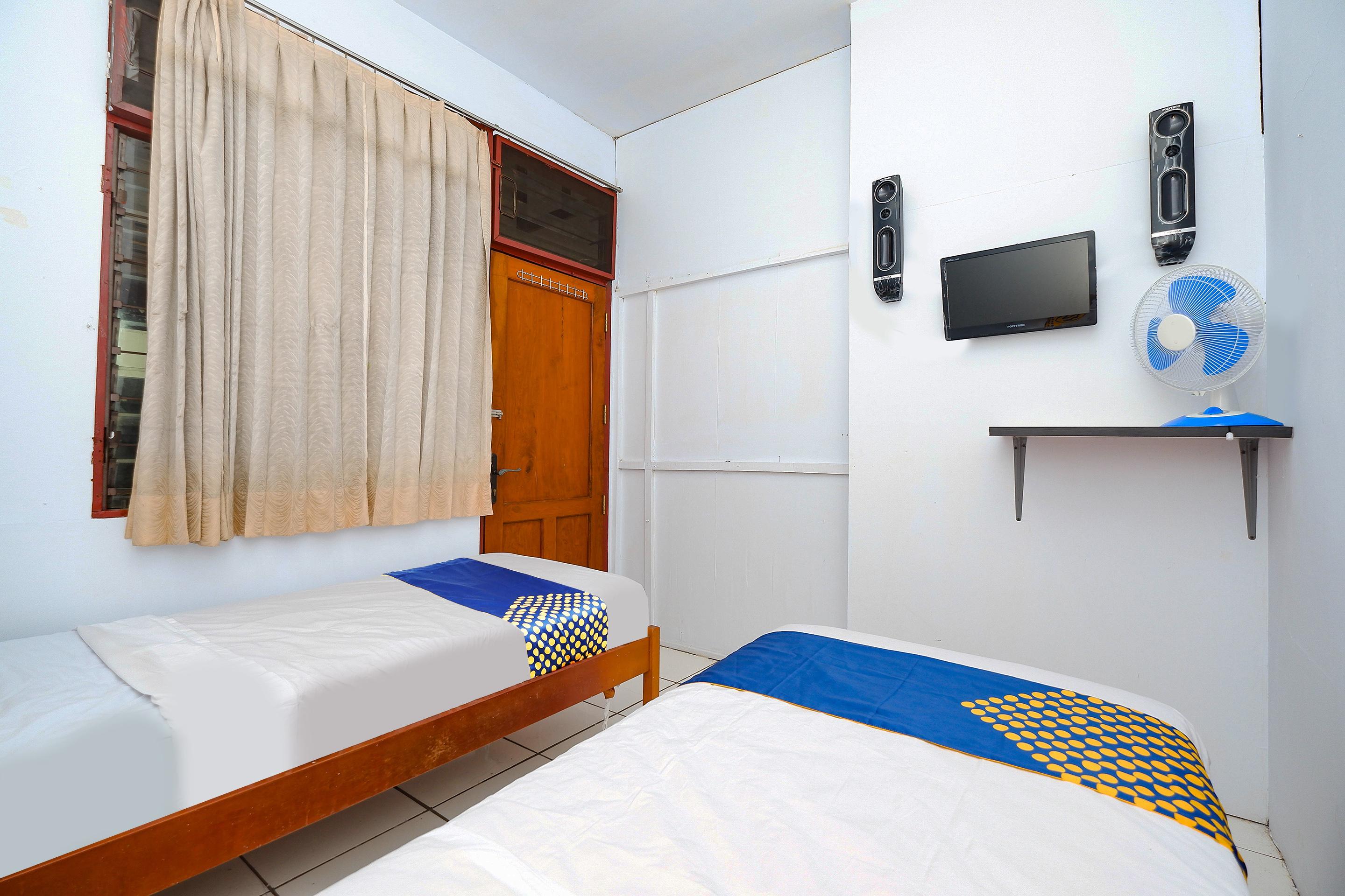 Oyo 2240 Simpang Tujuh Residence Kudus Exterior foto