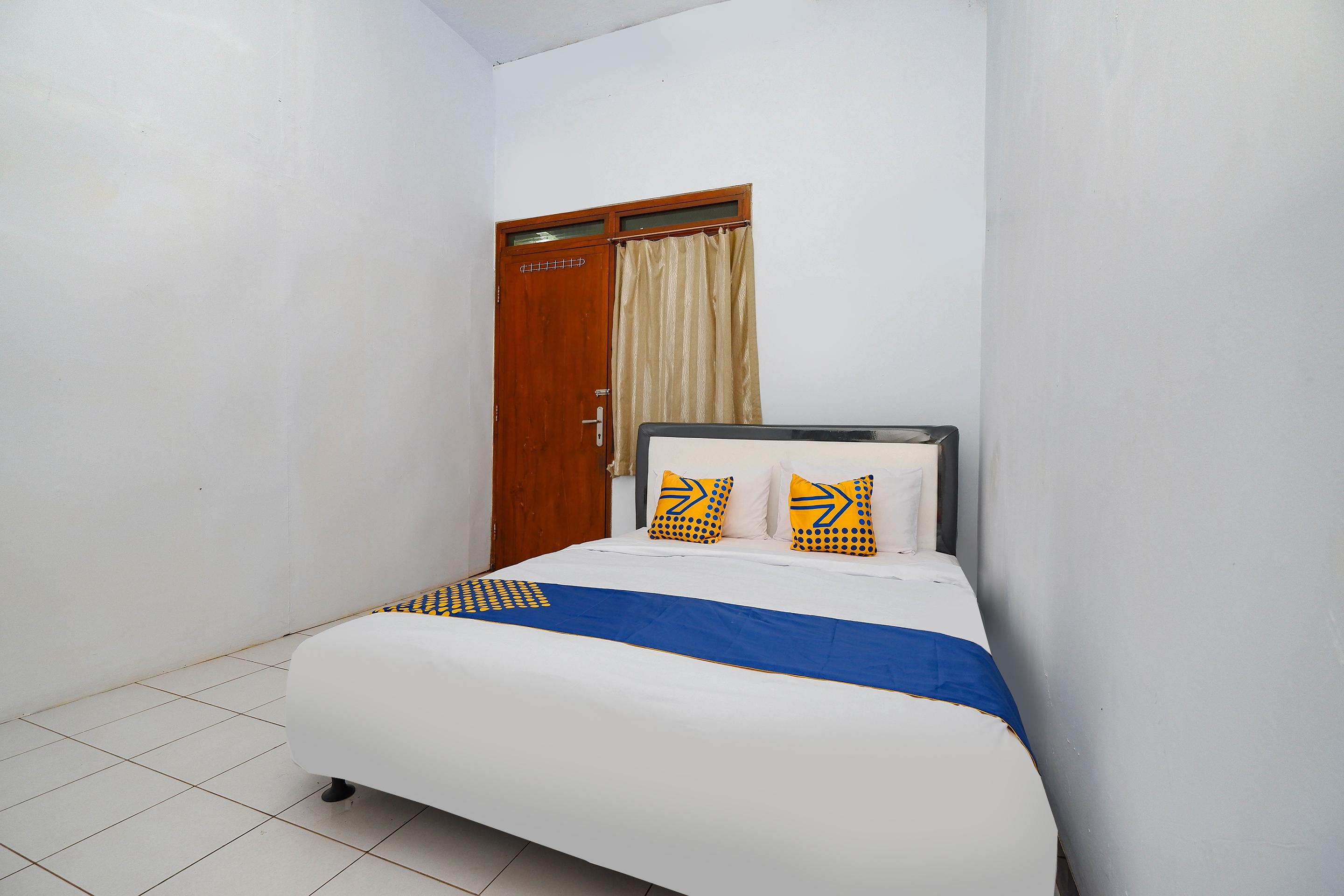 Oyo 2240 Simpang Tujuh Residence Kudus Exterior foto