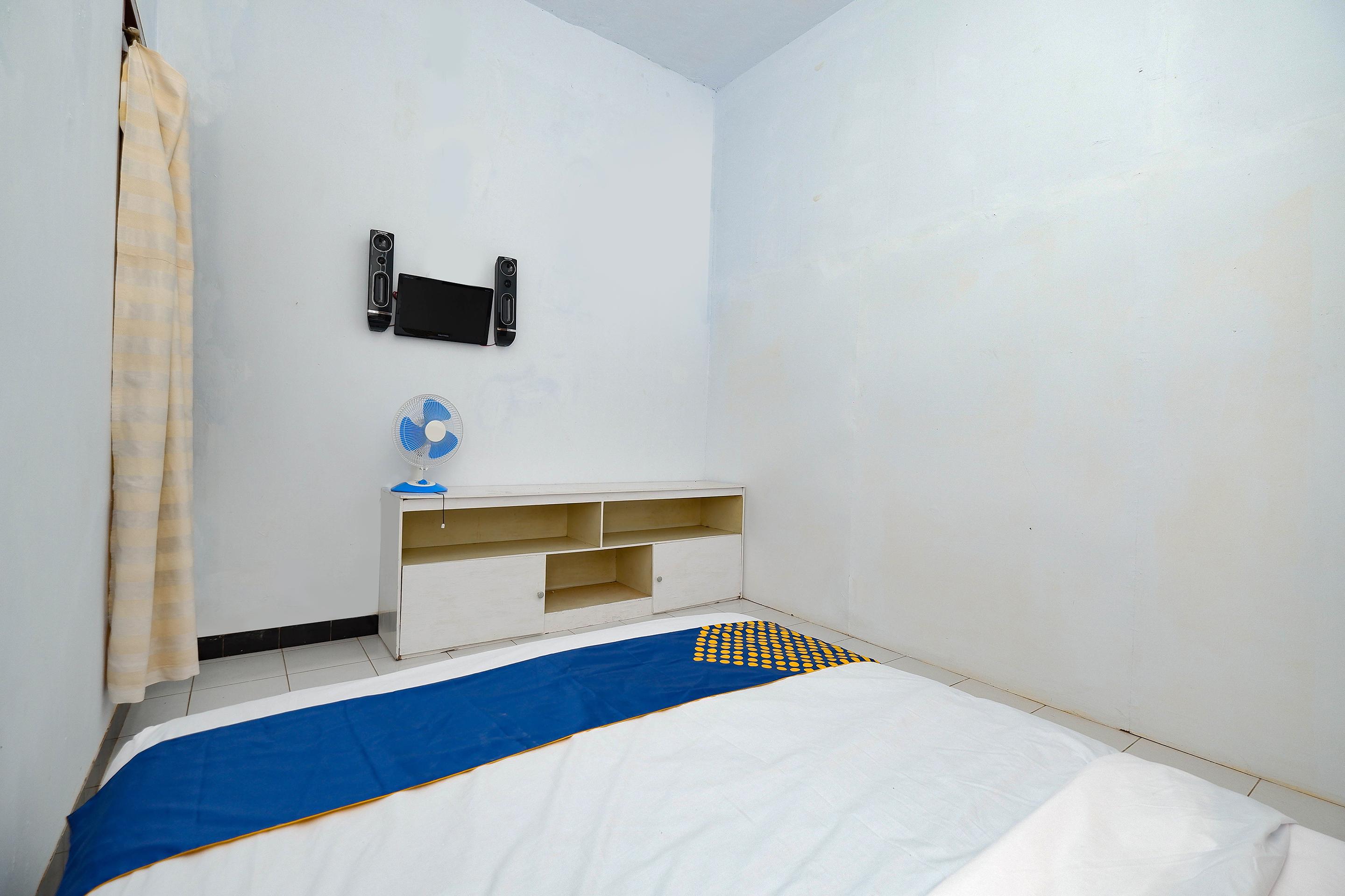 Oyo 2240 Simpang Tujuh Residence Kudus Exterior foto