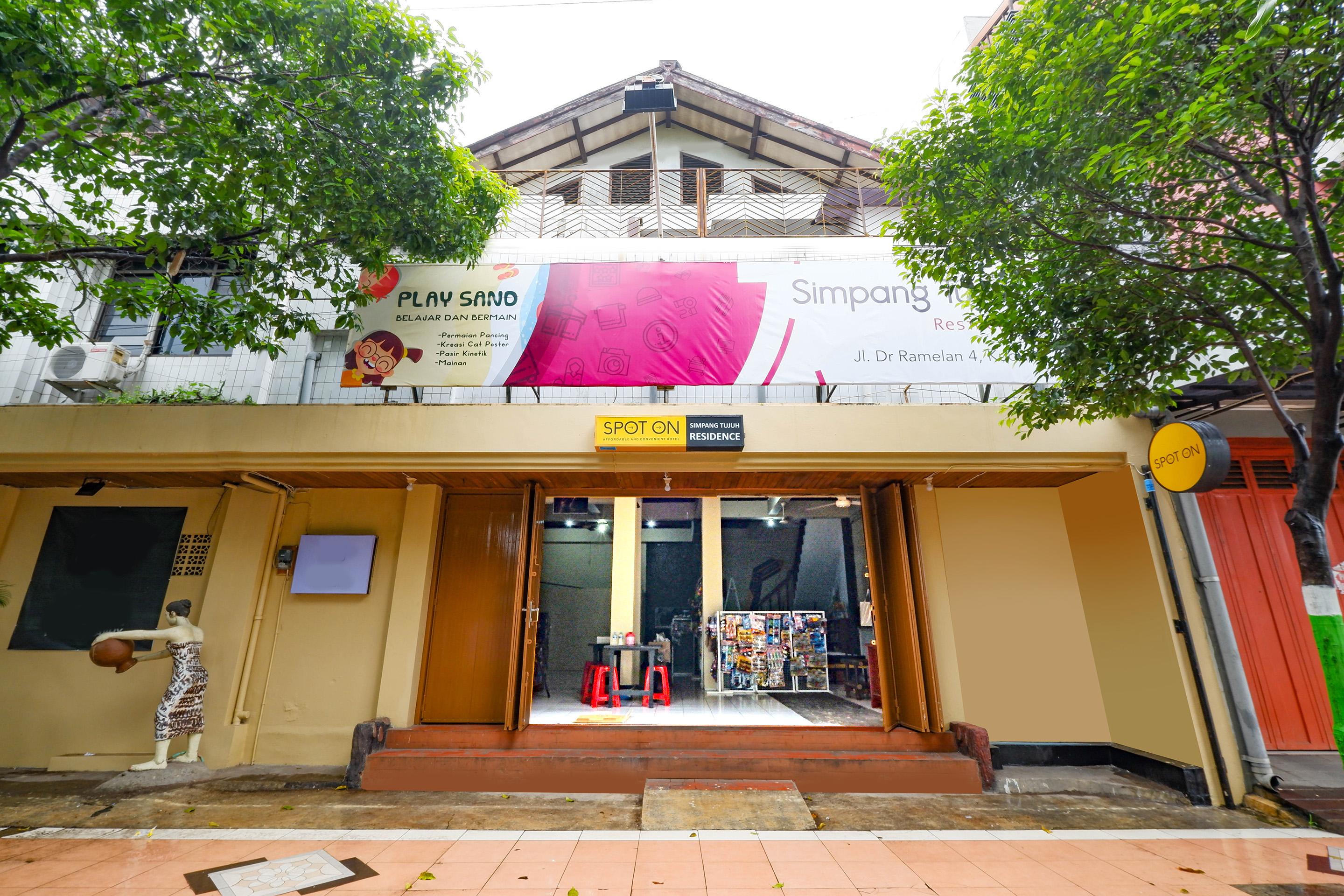 Oyo 2240 Simpang Tujuh Residence Kudus Exterior foto